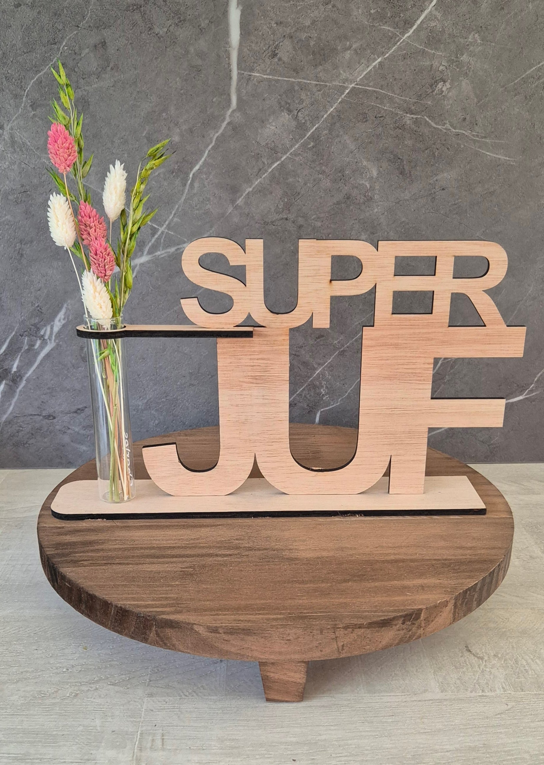 Super juf met proefbuis