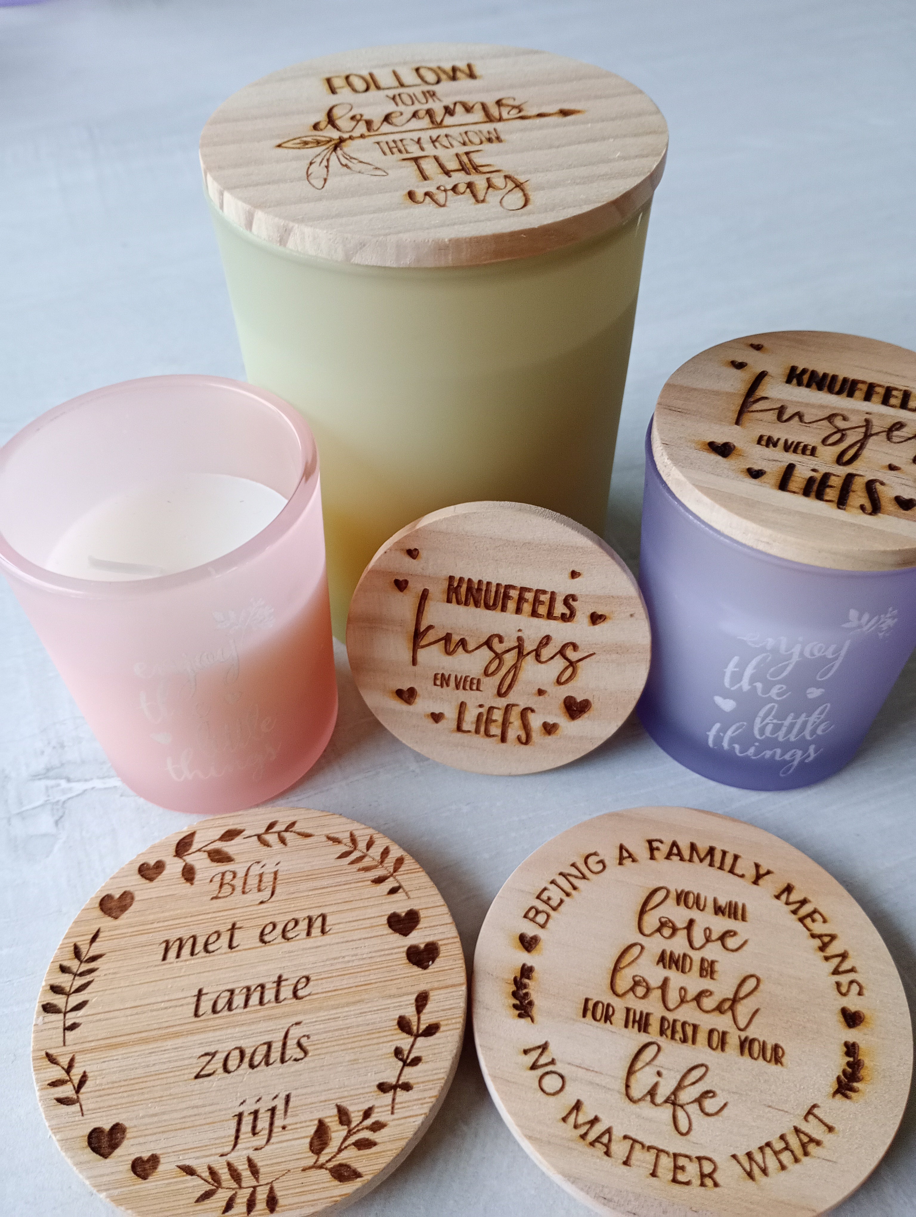 Mini geurkaarsje met houten deksel