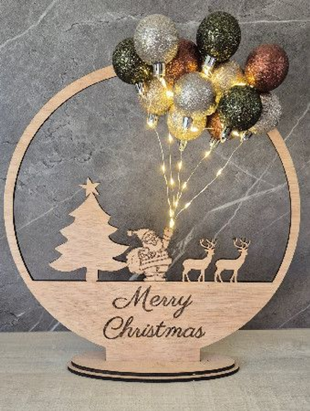 Kersthoepel ( kerstman met ballonnen )